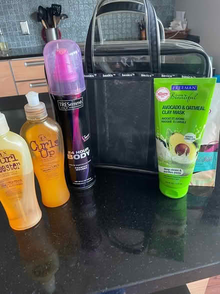 Photo of free Hair care, face mask, travel pouch (U street)