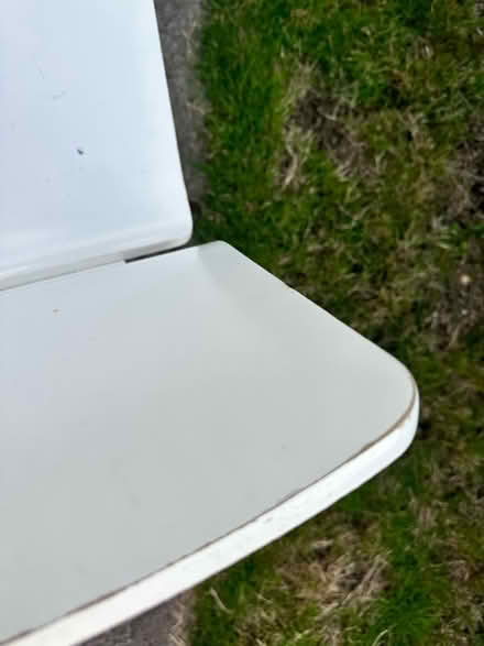 Photo of free Indoor dining table and 4 chairs (Coulsdon) #2