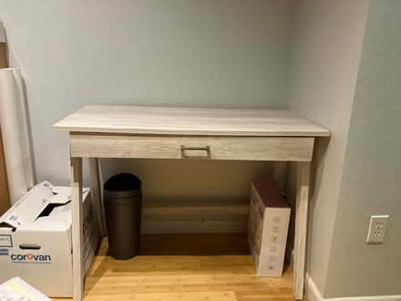 Photo of free One drawer desk (Emeryville) #1