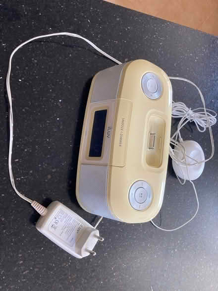 Photo of free Alarm clock radio (RG8 Pangbourne) #2