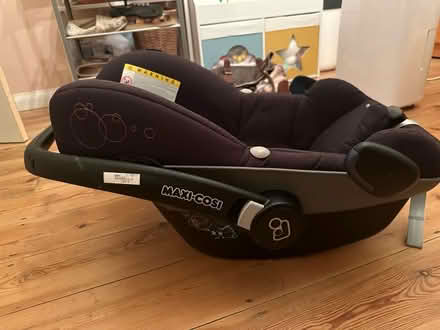 Photo of free Maxi Cosi Pebble car seat (South Norwood) #1
