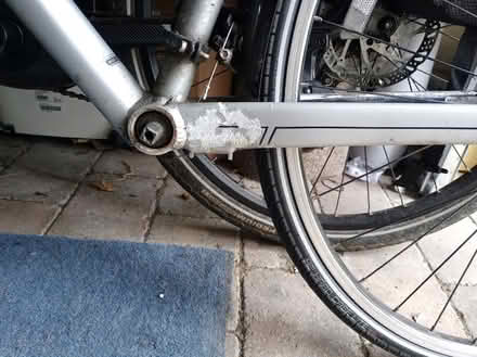 Photo of Small amount of silver metallic paint (Skerton LA1) #1