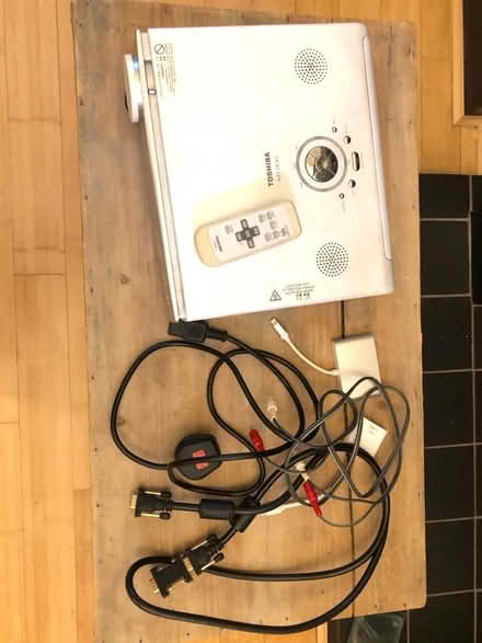 Photo of free Toshiba projector (Stoke Newington N16) #2