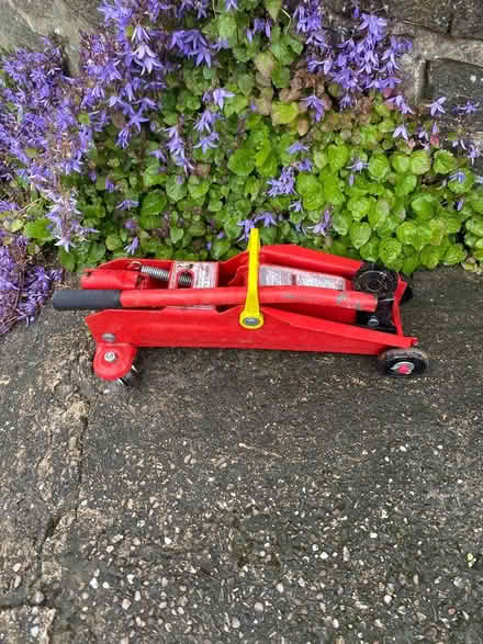 Photo of free Car Jack 2 ton (Belper, Clusters) #1