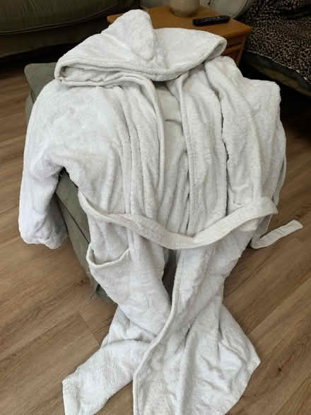 Photo of free Large cotton dressing gown (TW9 nr Chiswick bridge) #1