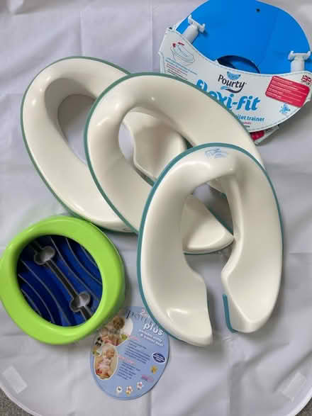 Photo of free 4 toddler toilet seats & potty (Hitchin) #1