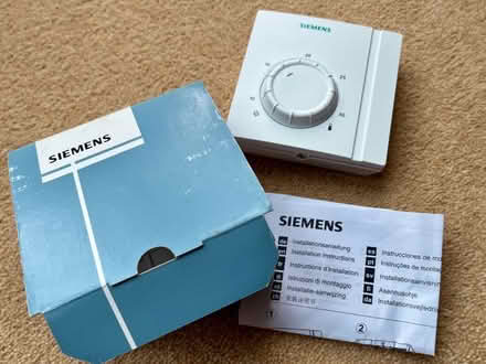 Photo of free Room thermostat, Siemens RAA21 (Reepham NR10) #1
