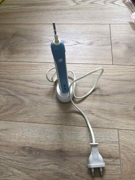 Photo of free Oral B toothbrush with charger (BA2) #1