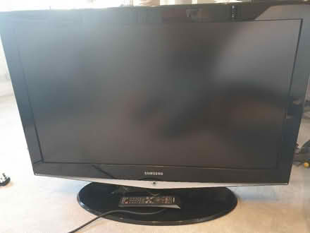 Photo of free 40" Samsung TV (NN7 weedon) #1