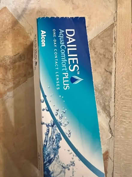 Photo of free Dailies Contact Lenses +2.25 (Joydens Wood DA5) #2