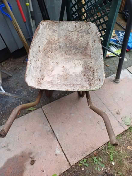 Photo of free Wheelbarrow (Alcester Lanes End B13)