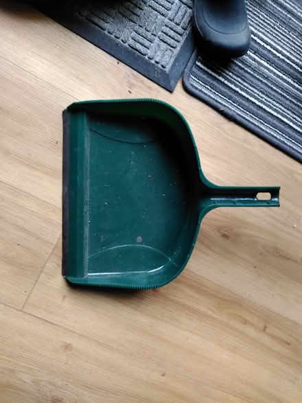 Photo of free Extra large dustpan (Earlham NR4) #1