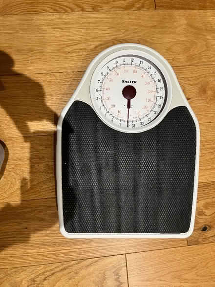 Photo of free Salter scale (Clapham Park SW4) #1