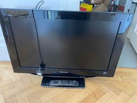Photo of free Panasonic 32" LCD TV - working but old (Formby L37) #1