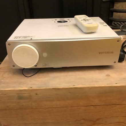 Photo of free Toshiba projector (Stoke Newington N16) #1