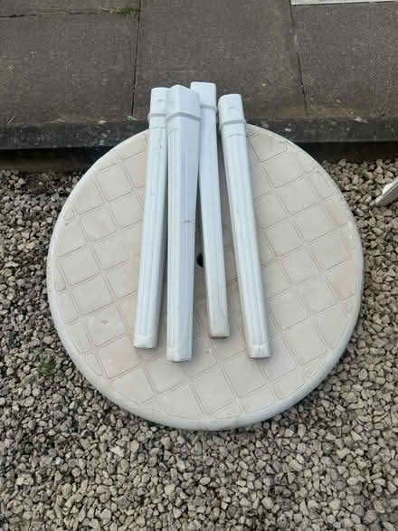 Photo of free Small table (LU4 0) #1