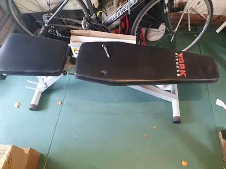 Photo of free York weight bench (KT15) #1