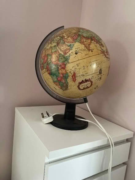 Photo of free Globe (Rodington SY4) #1