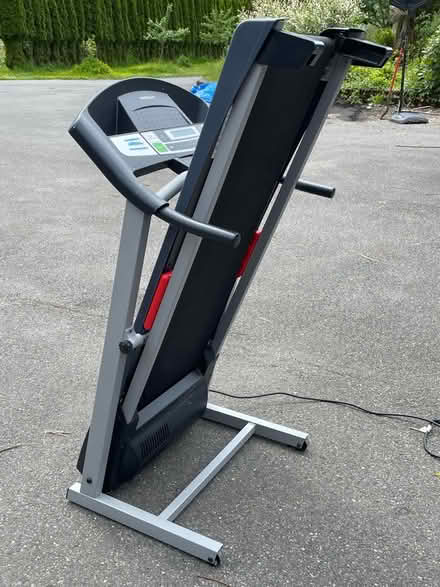 Photo of free Treadmill (Near Echo Lake in Snohomish) #2
