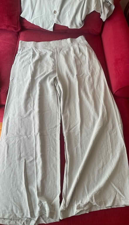 Photo of free Womens 2pc set (Nw) #3