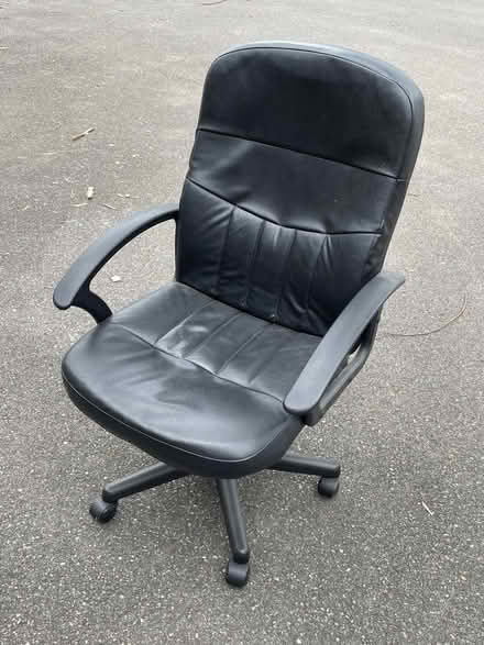 Photo of free Office chair (Near Echo Lake in Snohomish) #1
