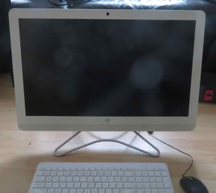 Photo of free All-in-one Windows 10 Computer (Stratford New Town E15) #1