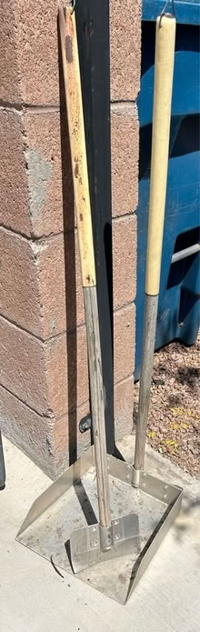 Photo of free Spade Poop Scoop (Sunrise Manor/Eastside) #1