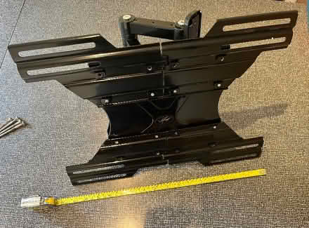 Photo of free TV wall bracket (Kendal LA9) #1
