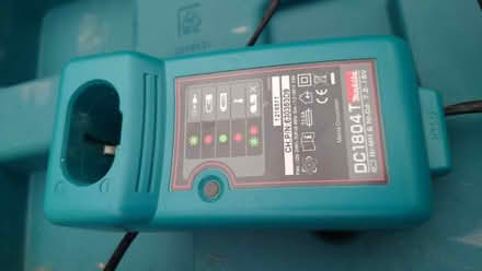 Photo of free Makita 18v charger, battery and box (Purley CR8) #3