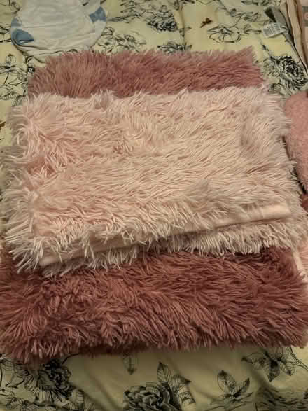 Photo of free quilt cover sheet two pillowcases (Horsham) #1