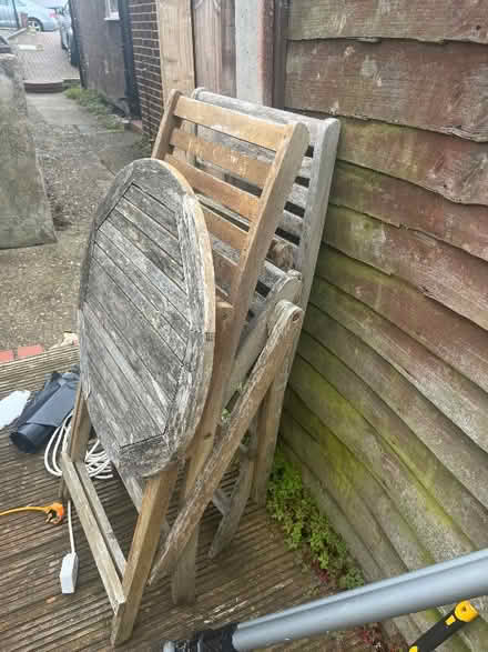 Photo of free Table and chairs (Erith DA7) #1