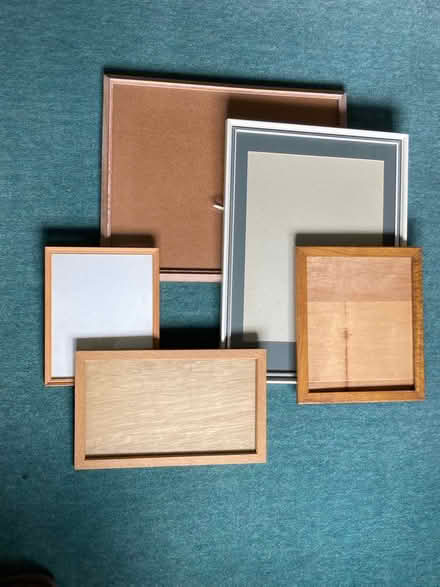 Photo of free Empty picture frames (Wokingham RG40) #1