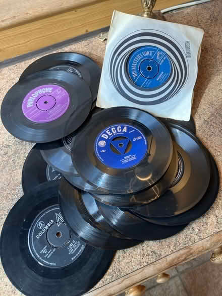 Photo of free Pile of 50’s/60’s vinyl 45s (OX4 Temple Cowley Oxford) #1