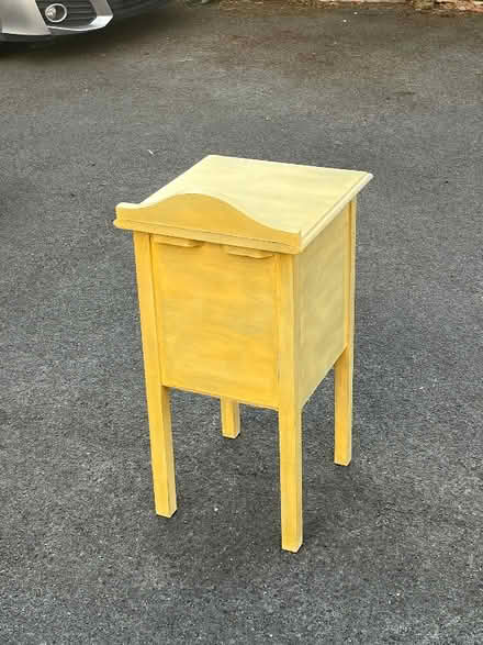 Photo of free Bedside table cabinet (Harrogate HG2) #3