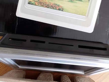Photo of free Digital photo frame (Emmbrook RG41) #2
