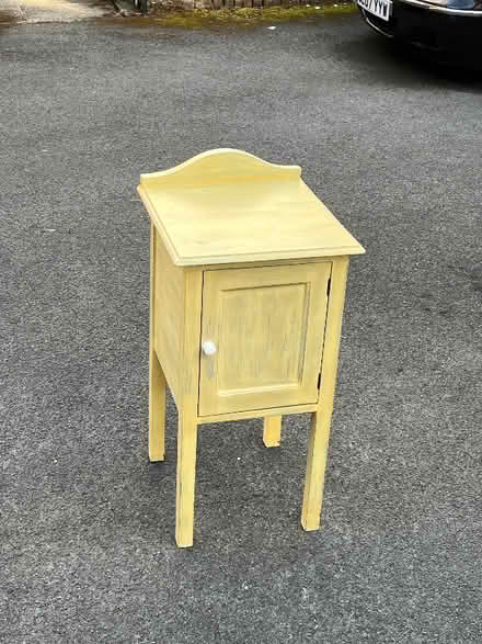 Photo of free Bedside table cabinet (Harrogate HG2) #2
