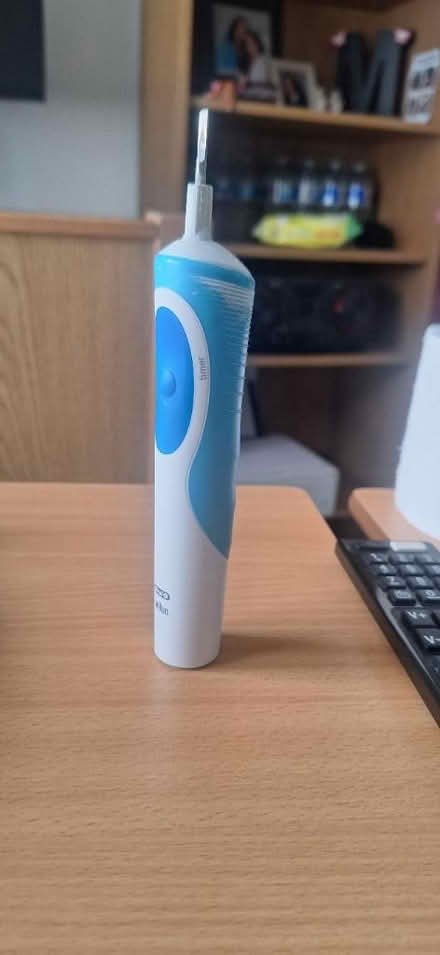 Photo of free electric tooth rush (working) (Finchley N2) #1