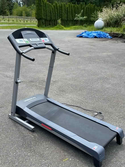 Photo of free Treadmill (Near Echo Lake in Snohomish) #1
