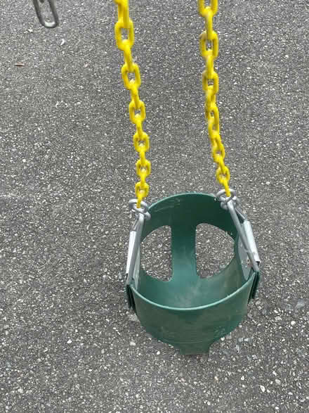 Photo of free Baby swing (Near Echo Lake in Snohomish) #1