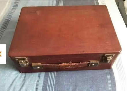 Photo of free Portable valve mains/battery vidor radio 1950s (Redbourn AL3) #3