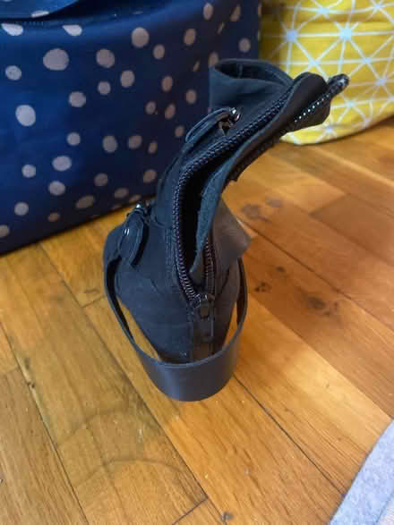 Photo of free 7.5 booties (Park Slope) #3