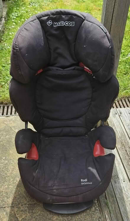 Photo of free Car booster seat (Tunbridge Wells TN2) #1