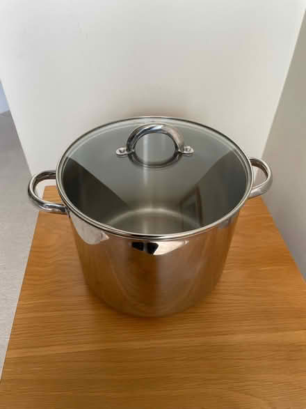 Photo of free Large stainless steel pot (RM7) #1