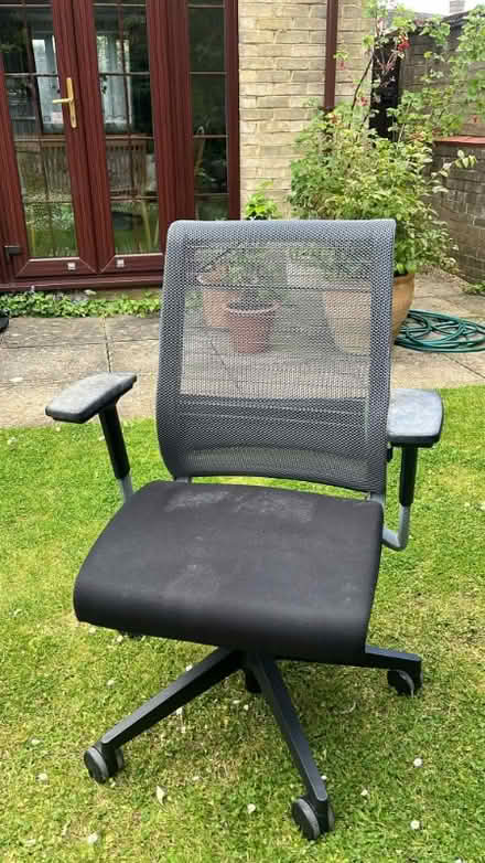 Photo of free office desk, OX29 (Long Hanborough OX29) #1