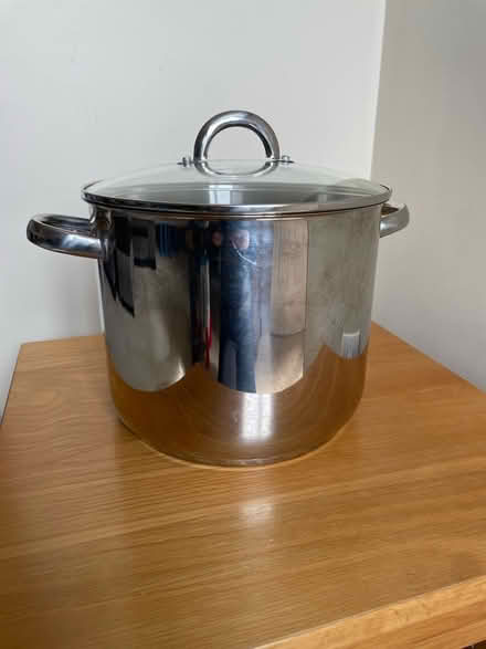 Photo of free Large stainless steel pot (RM7) #2