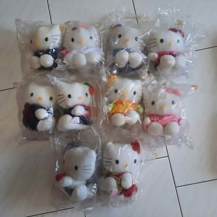 Photo of free Old Hello Kitty sets (Tg Pagar) (Tanjong Pagar Plaza) #2