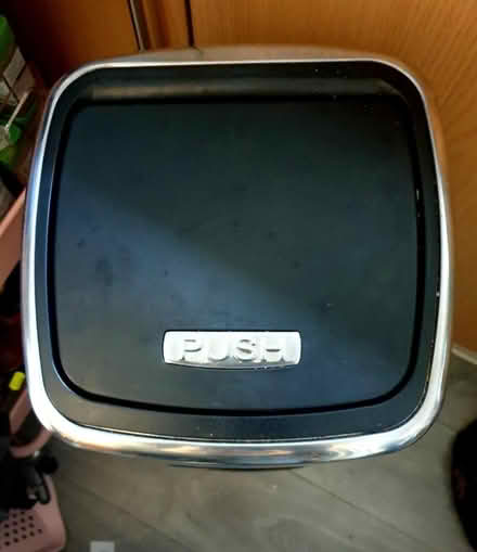 Photo of free Large kitchen bin (Harlesden) #2