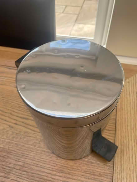 Photo of free Small chrome bathroom pedal bin (Southfields SW19) #3