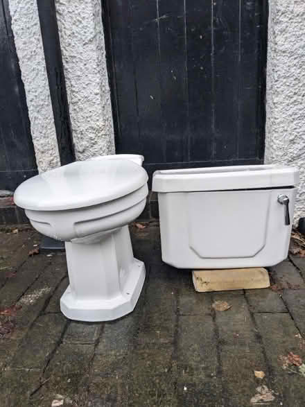Photo of free Pedestal sink and toilet (Llansantffraid SY22) #2