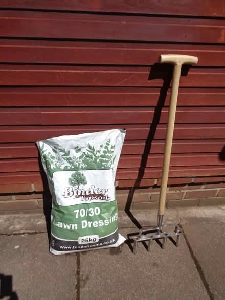 Photo of free lawn tool and lawn dressing (Copsewood CV2) #1